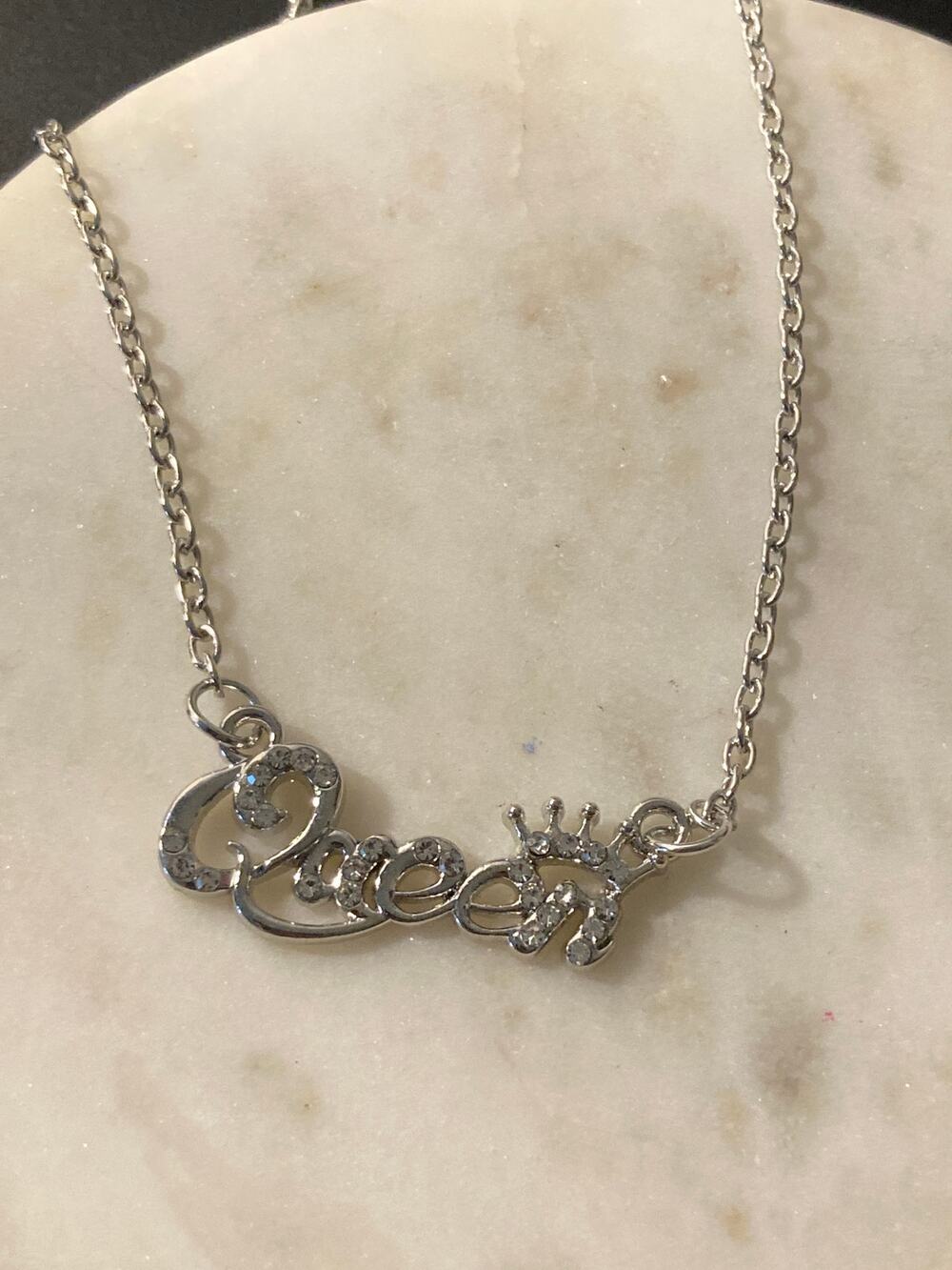 Queen necklace